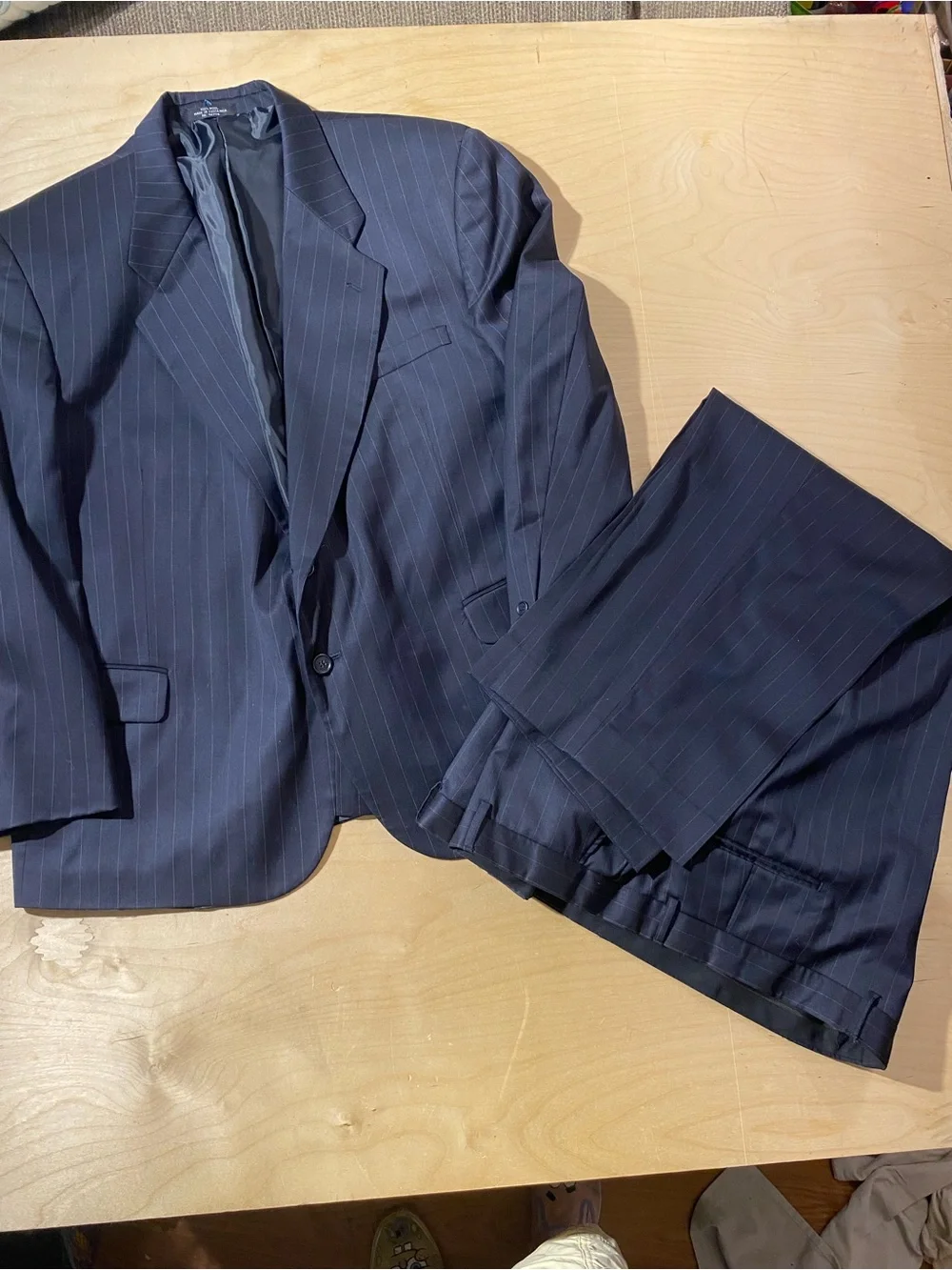 Oleg Cassini Men's Navy Pinstripe Suit Jacket & Pants - Classic Two-Piece 48 (SX
